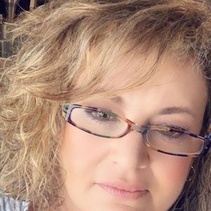 Meet your Posher, Pam